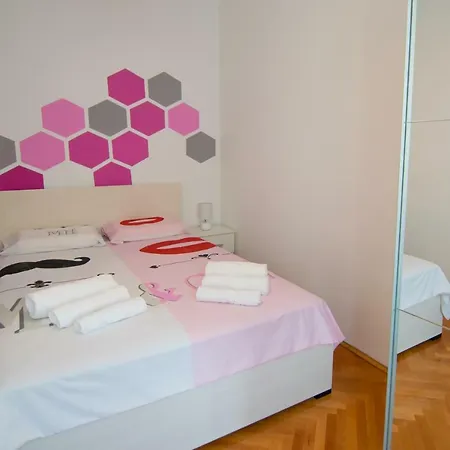 Lucia Apartment *
