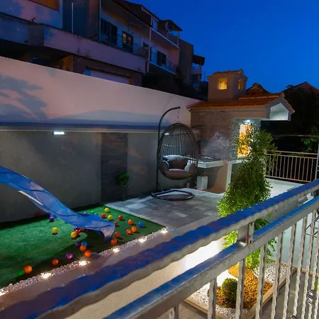 Lucia Apartment *