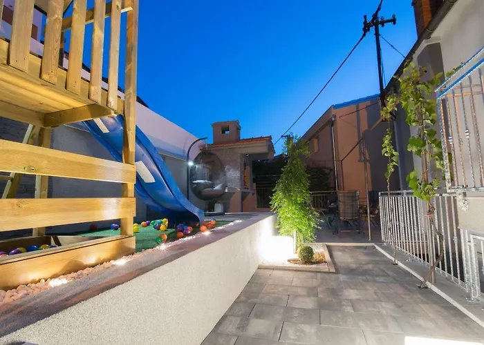 Lucia * Σίμπενικ