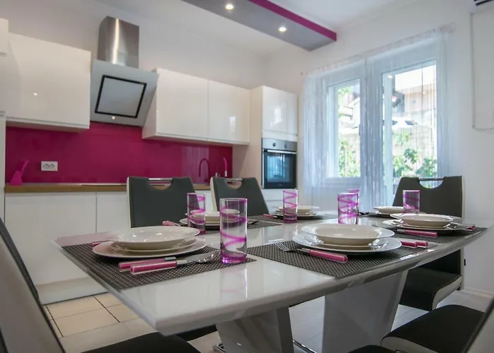 Διαμέρισμα Lucia *